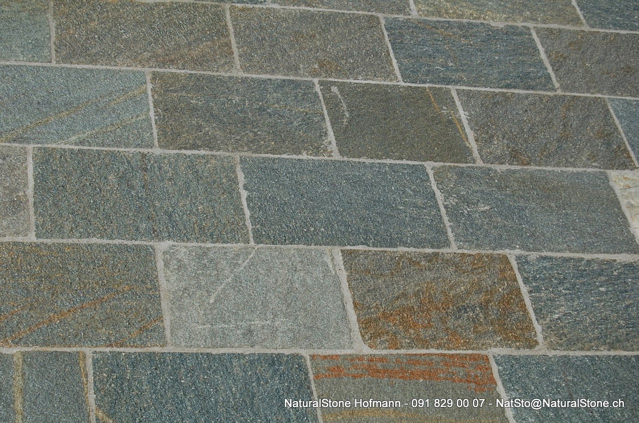 Naturstein Bodenplatten Luserna Granit